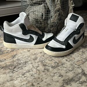 Kids Nike Size 7Y